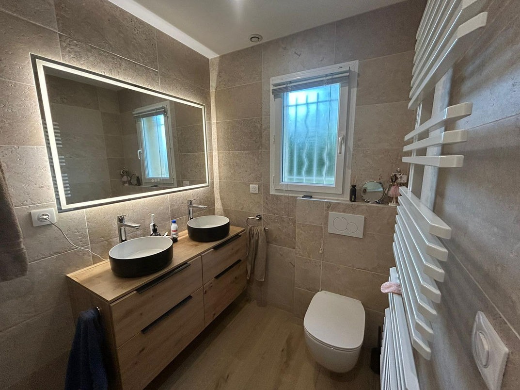 Plombier en intervention pour réparation sanitaire Plombier en intervention pour réparation sanitaire